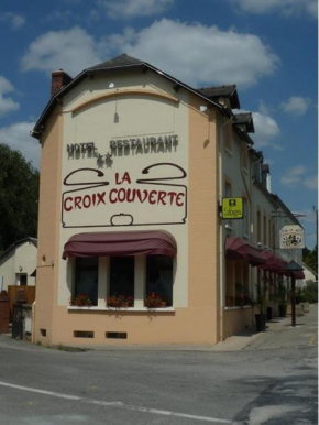 Гостиница Logis Hôtel-Restaurant La Croix Couverte  Майен